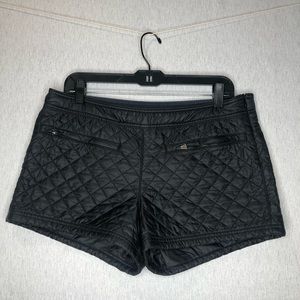 Athleta Women’s Toasty Buns Insulated Shorts Quilted Black Size 12